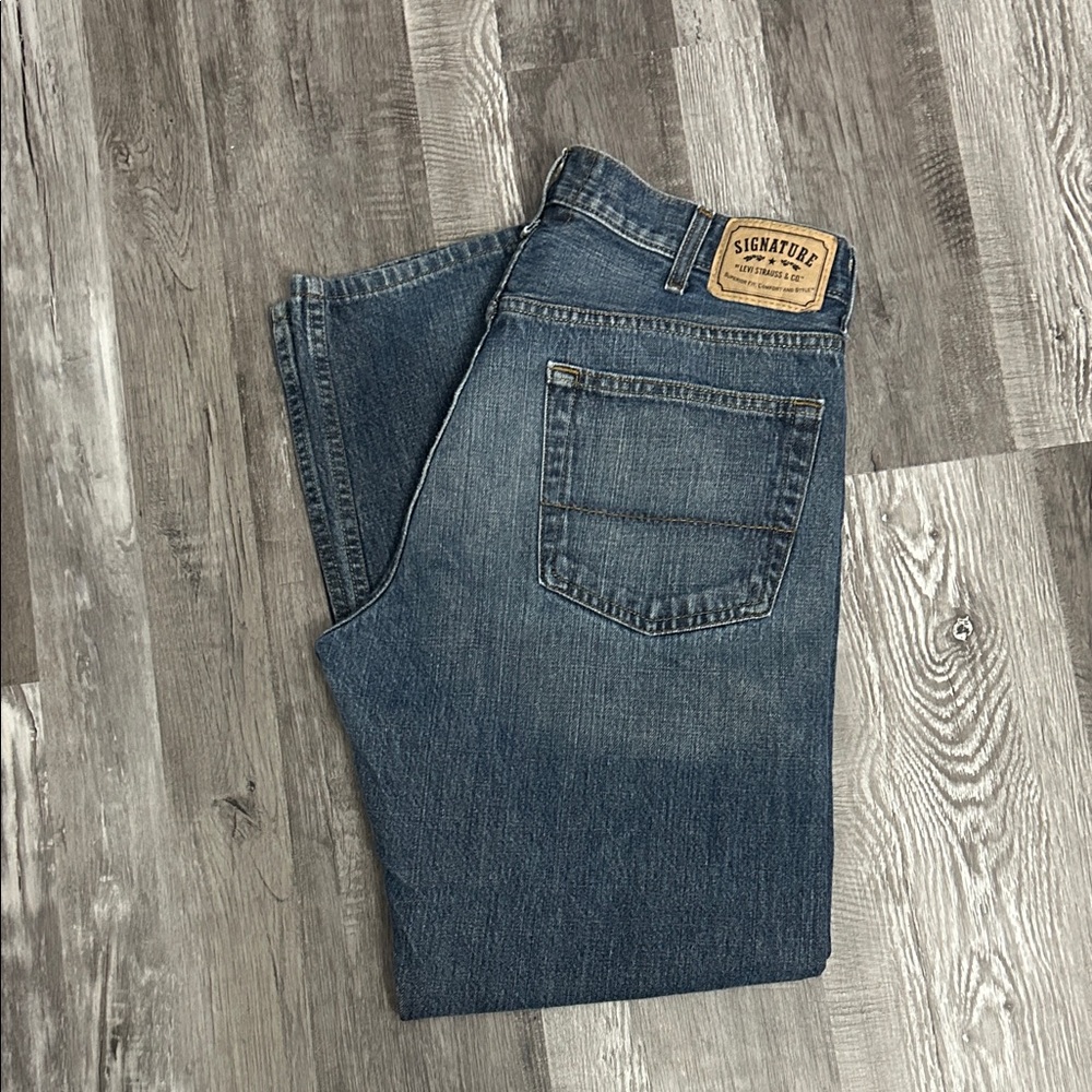 Signature Dark Blue Relaxed Men's Jeans